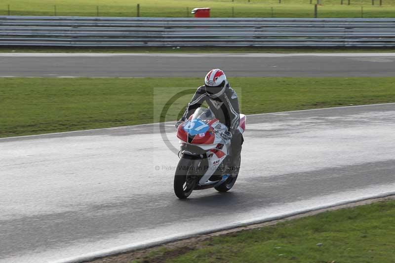Motorcycle action photographs;Trackday digital images;event digital images;eventdigitalimages;no limits trackday;peter wileman photography;snetterton;snetterton circuit norfolk;snetterton photographs;trackday;trackday photos