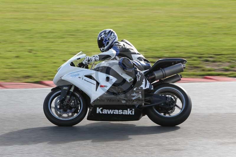 Motorcycle action photographs;Trackday digital images;event digital images;eventdigitalimages;no limits trackday;peter wileman photography;snetterton;snetterton circuit norfolk;snetterton photographs;trackday;trackday photos