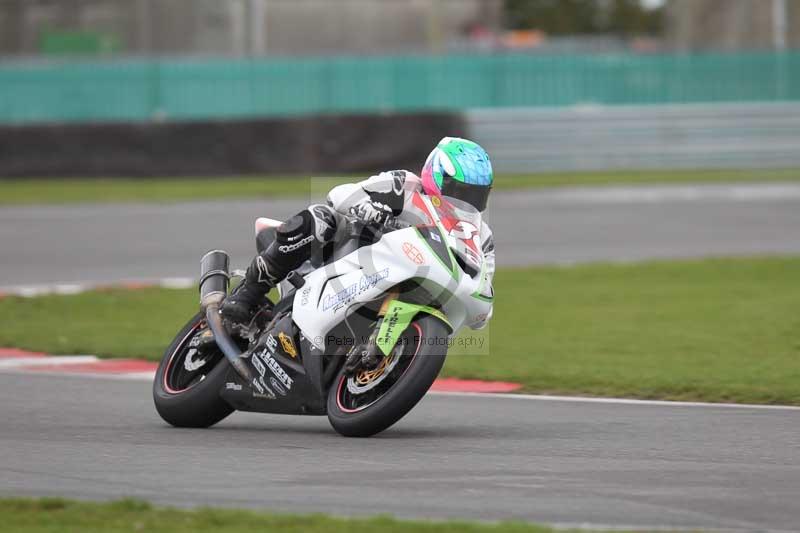 Motorcycle action photographs;Trackday digital images;event digital images;eventdigitalimages;no limits trackday;peter wileman photography;snetterton;snetterton circuit norfolk;snetterton photographs;trackday;trackday photos