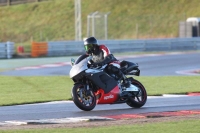 Motorcycle-action-photographs;Trackday-digital-images;event-digital-images;eventdigitalimages;no-limits-trackday;peter-wileman-photography;snetterton;snetterton-circuit-norfolk;snetterton-photographs;trackday;trackday-photos