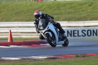 Motorcycle-action-photographs;Trackday-digital-images;event-digital-images;eventdigitalimages;no-limits-trackday;peter-wileman-photography;snetterton;snetterton-circuit-norfolk;snetterton-photographs;trackday;trackday-photos