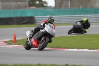 Motorcycle-action-photographs;Trackday-digital-images;event-digital-images;eventdigitalimages;no-limits-trackday;peter-wileman-photography;snetterton;snetterton-circuit-norfolk;snetterton-photographs;trackday;trackday-photos