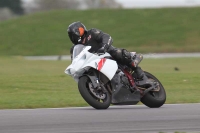 Motorcycle-action-photographs;Trackday-digital-images;event-digital-images;eventdigitalimages;no-limits-trackday;peter-wileman-photography;snetterton;snetterton-circuit-norfolk;snetterton-photographs;trackday;trackday-photos