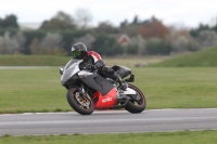 Motorcycle-action-photographs;Trackday-digital-images;event-digital-images;eventdigitalimages;no-limits-trackday;peter-wileman-photography;snetterton;snetterton-circuit-norfolk;snetterton-photographs;trackday;trackday-photos