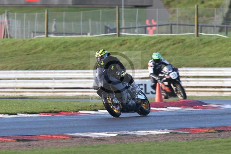 Motorcycle action photographs;Trackday digital images;event digital images;eventdigitalimages;no limits trackday;peter wileman photography;snetterton;snetterton circuit norfolk;snetterton photographs;trackday;trackday photos