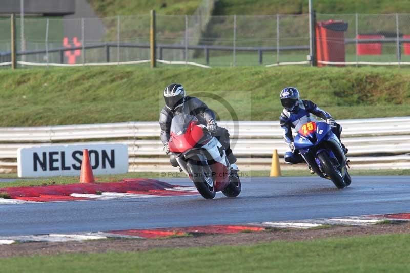 Motorcycle action photographs;Trackday digital images;event digital images;eventdigitalimages;no limits trackday;peter wileman photography;snetterton;snetterton circuit norfolk;snetterton photographs;trackday;trackday photos