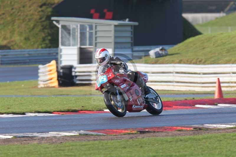 Motorcycle action photographs;Trackday digital images;event digital images;eventdigitalimages;no limits trackday;peter wileman photography;snetterton;snetterton circuit norfolk;snetterton photographs;trackday;trackday photos