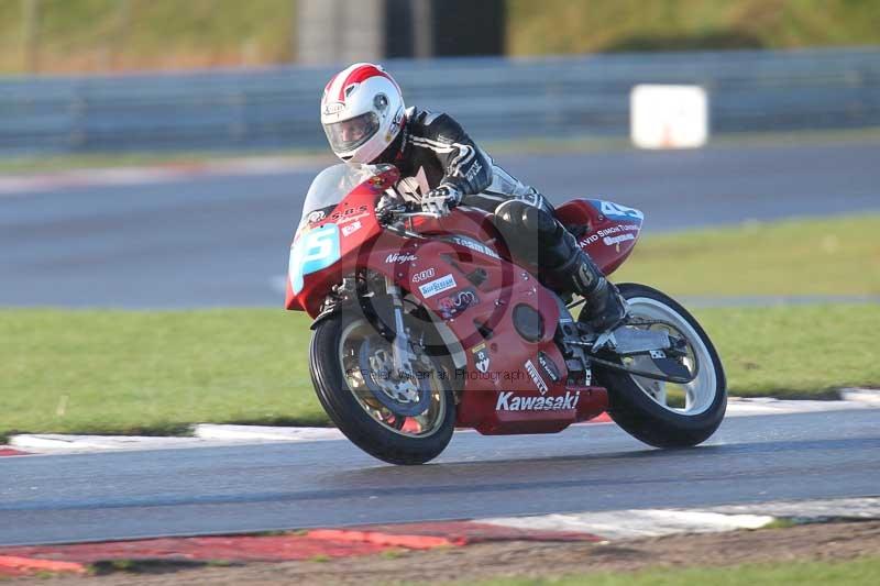 Motorcycle action photographs;Trackday digital images;event digital images;eventdigitalimages;no limits trackday;peter wileman photography;snetterton;snetterton circuit norfolk;snetterton photographs;trackday;trackday photos