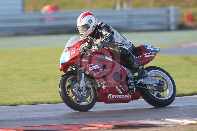 Motorcycle action photographs;Trackday digital images;event digital images;eventdigitalimages;no limits trackday;peter wileman photography;snetterton;snetterton circuit norfolk;snetterton photographs;trackday;trackday photos