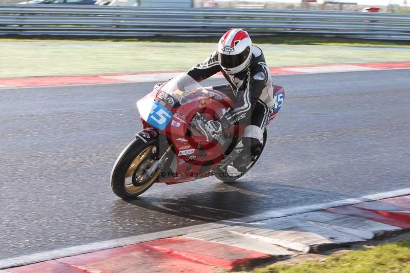 Motorcycle action photographs;Trackday digital images;event digital images;eventdigitalimages;no limits trackday;peter wileman photography;snetterton;snetterton circuit norfolk;snetterton photographs;trackday;trackday photos