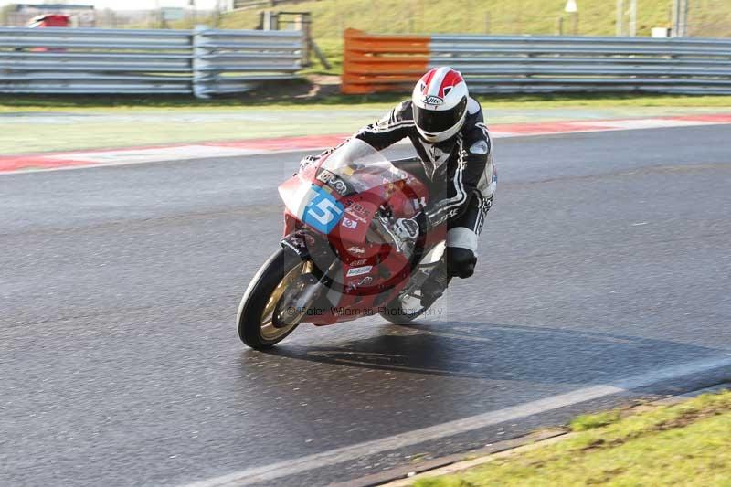 Motorcycle action photographs;Trackday digital images;event digital images;eventdigitalimages;no limits trackday;peter wileman photography;snetterton;snetterton circuit norfolk;snetterton photographs;trackday;trackday photos