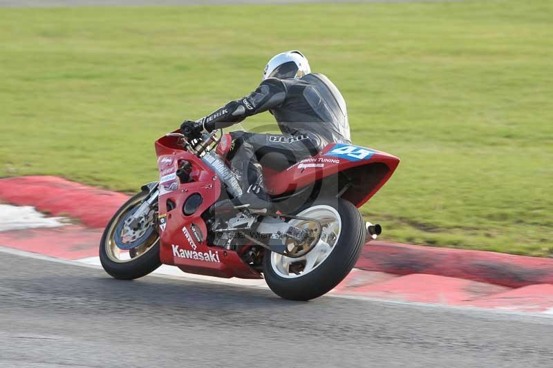 Motorcycle action photographs;Trackday digital images;event digital images;eventdigitalimages;no limits trackday;peter wileman photography;snetterton;snetterton circuit norfolk;snetterton photographs;trackday;trackday photos