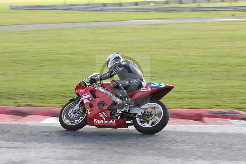 Motorcycle action photographs;Trackday digital images;event digital images;eventdigitalimages;no limits trackday;peter wileman photography;snetterton;snetterton circuit norfolk;snetterton photographs;trackday;trackday photos