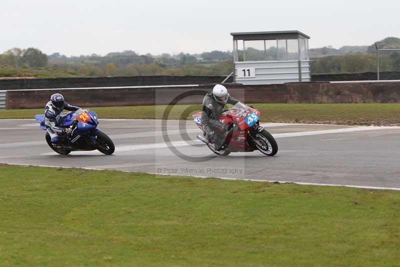 Motorcycle action photographs;Trackday digital images;event digital images;eventdigitalimages;no limits trackday;peter wileman photography;snetterton;snetterton circuit norfolk;snetterton photographs;trackday;trackday photos