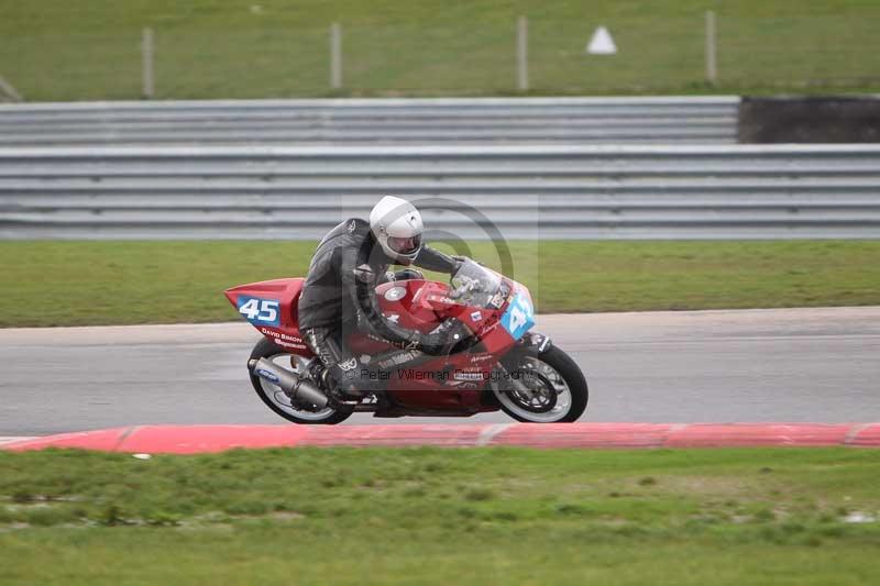 Motorcycle action photographs;Trackday digital images;event digital images;eventdigitalimages;no limits trackday;peter wileman photography;snetterton;snetterton circuit norfolk;snetterton photographs;trackday;trackday photos