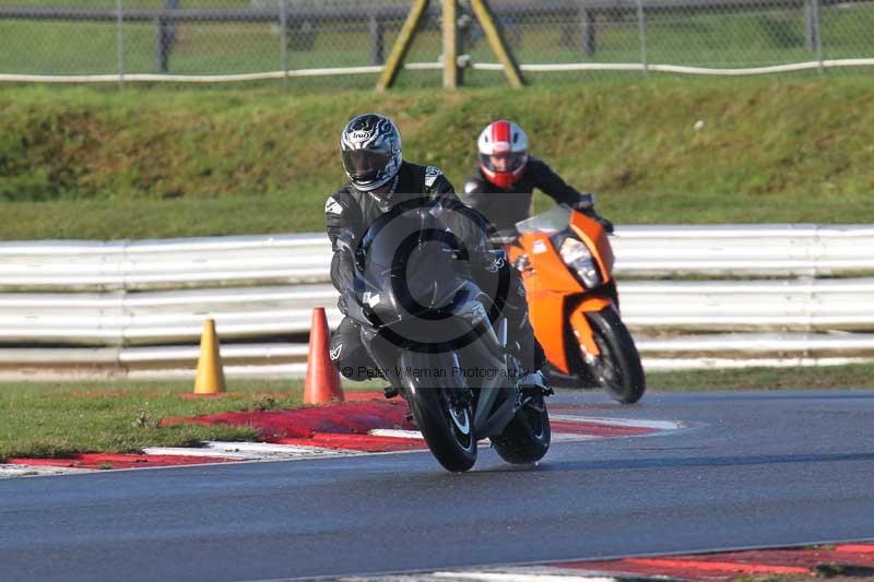 Motorcycle action photographs;Trackday digital images;event digital images;eventdigitalimages;no limits trackday;peter wileman photography;snetterton;snetterton circuit norfolk;snetterton photographs;trackday;trackday photos