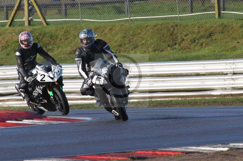 Motorcycle action photographs;Trackday digital images;event digital images;eventdigitalimages;no limits trackday;peter wileman photography;snetterton;snetterton circuit norfolk;snetterton photographs;trackday;trackday photos