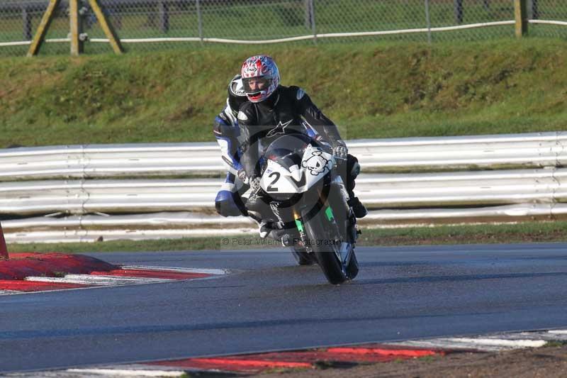 Motorcycle action photographs;Trackday digital images;event digital images;eventdigitalimages;no limits trackday;peter wileman photography;snetterton;snetterton circuit norfolk;snetterton photographs;trackday;trackday photos