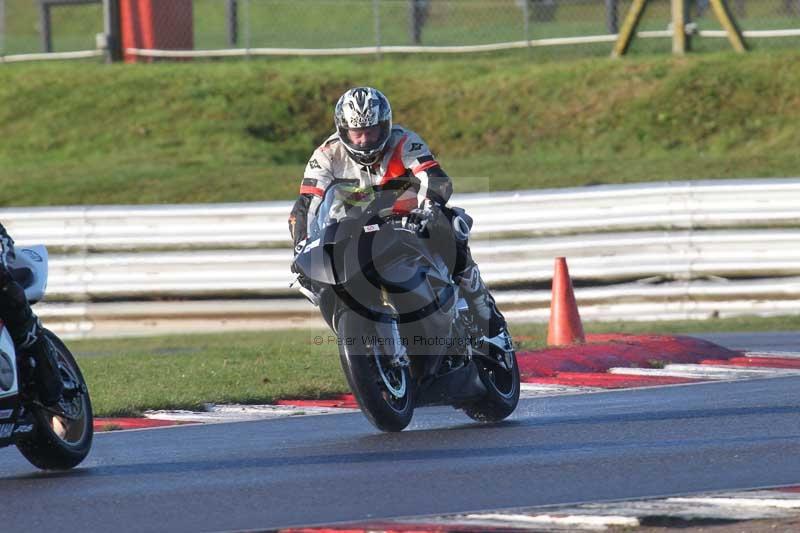 Motorcycle action photographs;Trackday digital images;event digital images;eventdigitalimages;no limits trackday;peter wileman photography;snetterton;snetterton circuit norfolk;snetterton photographs;trackday;trackday photos