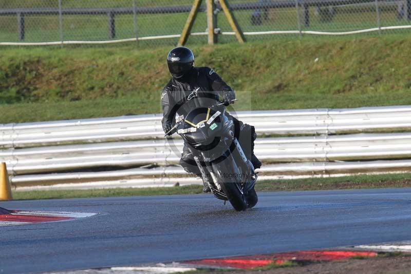 Motorcycle action photographs;Trackday digital images;event digital images;eventdigitalimages;no limits trackday;peter wileman photography;snetterton;snetterton circuit norfolk;snetterton photographs;trackday;trackday photos