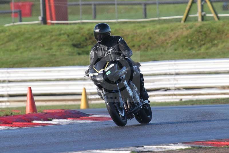 Motorcycle action photographs;Trackday digital images;event digital images;eventdigitalimages;no limits trackday;peter wileman photography;snetterton;snetterton circuit norfolk;snetterton photographs;trackday;trackday photos
