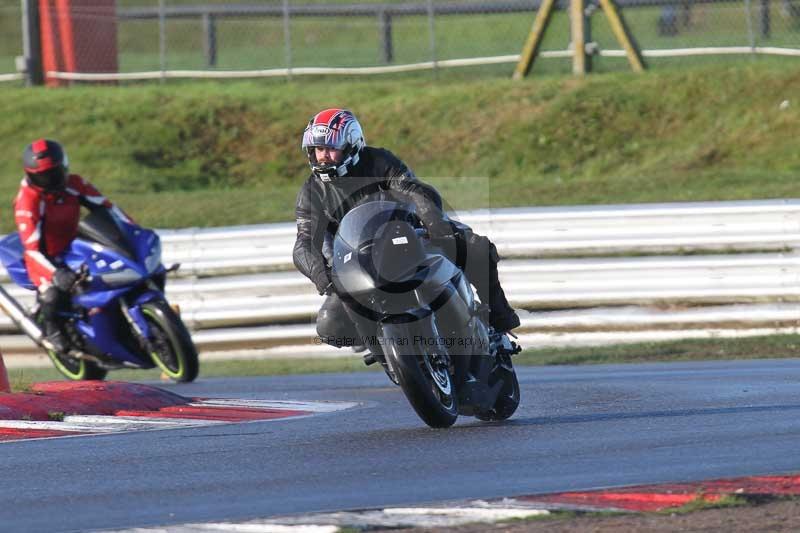 Motorcycle action photographs;Trackday digital images;event digital images;eventdigitalimages;no limits trackday;peter wileman photography;snetterton;snetterton circuit norfolk;snetterton photographs;trackday;trackday photos