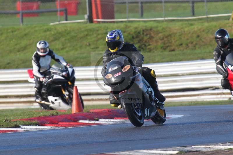 Motorcycle action photographs;Trackday digital images;event digital images;eventdigitalimages;no limits trackday;peter wileman photography;snetterton;snetterton circuit norfolk;snetterton photographs;trackday;trackday photos