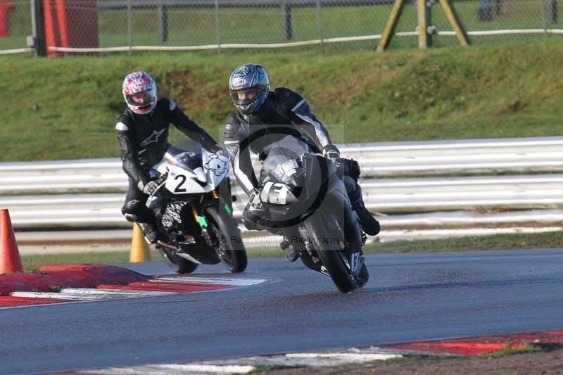 Motorcycle action photographs;Trackday digital images;event digital images;eventdigitalimages;no limits trackday;peter wileman photography;snetterton;snetterton circuit norfolk;snetterton photographs;trackday;trackday photos
