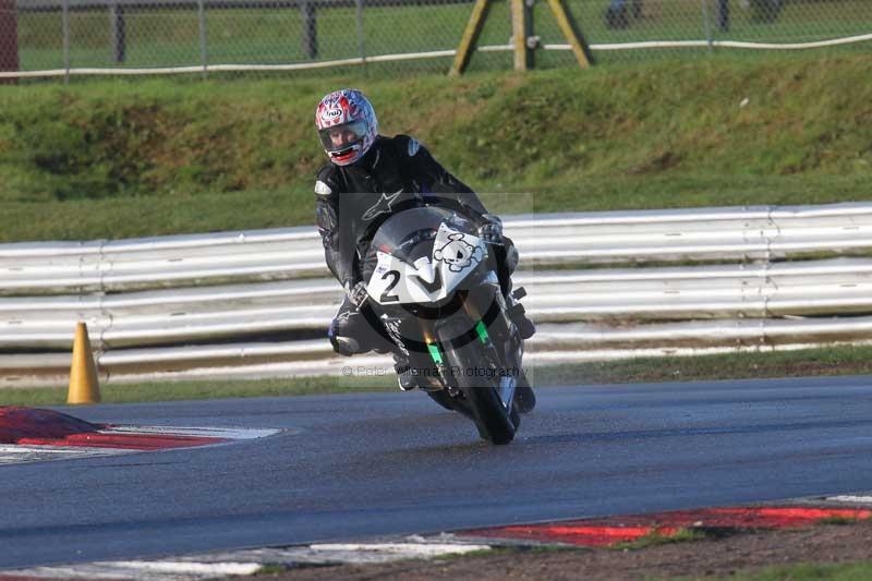 Motorcycle action photographs;Trackday digital images;event digital images;eventdigitalimages;no limits trackday;peter wileman photography;snetterton;snetterton circuit norfolk;snetterton photographs;trackday;trackday photos