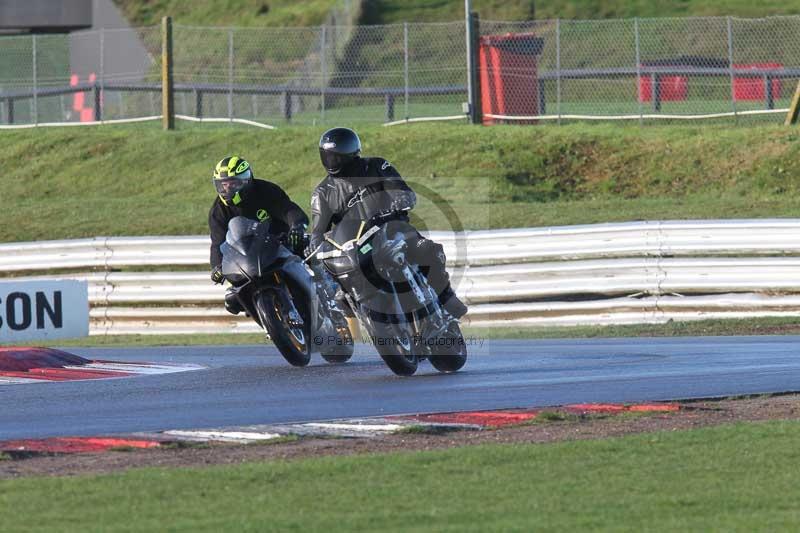 Motorcycle action photographs;Trackday digital images;event digital images;eventdigitalimages;no limits trackday;peter wileman photography;snetterton;snetterton circuit norfolk;snetterton photographs;trackday;trackday photos