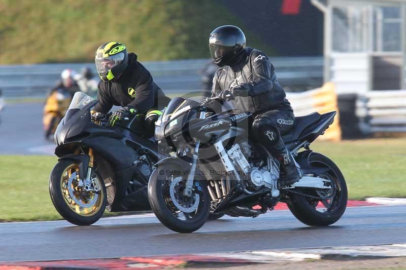 Motorcycle action photographs;Trackday digital images;event digital images;eventdigitalimages;no limits trackday;peter wileman photography;snetterton;snetterton circuit norfolk;snetterton photographs;trackday;trackday photos