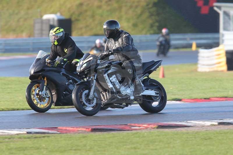 Motorcycle action photographs;Trackday digital images;event digital images;eventdigitalimages;no limits trackday;peter wileman photography;snetterton;snetterton circuit norfolk;snetterton photographs;trackday;trackday photos