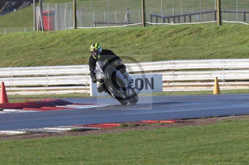 Motorcycle action photographs;Trackday digital images;event digital images;eventdigitalimages;no limits trackday;peter wileman photography;snetterton;snetterton circuit norfolk;snetterton photographs;trackday;trackday photos
