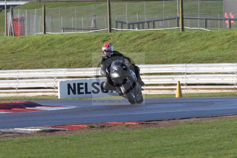 Motorcycle action photographs;Trackday digital images;event digital images;eventdigitalimages;no limits trackday;peter wileman photography;snetterton;snetterton circuit norfolk;snetterton photographs;trackday;trackday photos