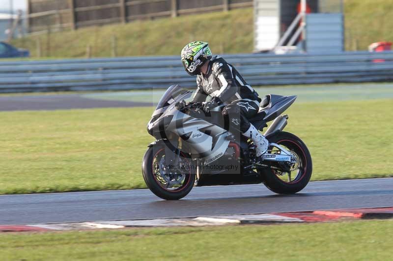 Motorcycle action photographs;Trackday digital images;event digital images;eventdigitalimages;no limits trackday;peter wileman photography;snetterton;snetterton circuit norfolk;snetterton photographs;trackday;trackday photos