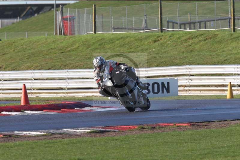 Motorcycle action photographs;Trackday digital images;event digital images;eventdigitalimages;no limits trackday;peter wileman photography;snetterton;snetterton circuit norfolk;snetterton photographs;trackday;trackday photos