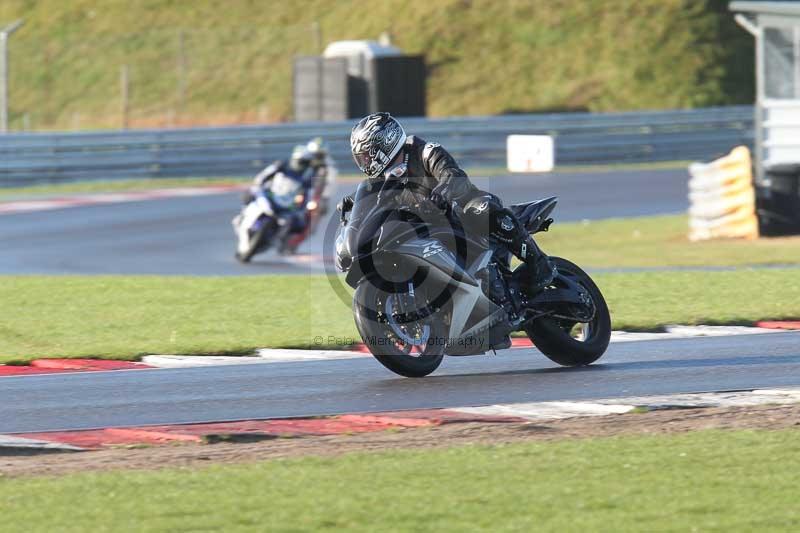 Motorcycle action photographs;Trackday digital images;event digital images;eventdigitalimages;no limits trackday;peter wileman photography;snetterton;snetterton circuit norfolk;snetterton photographs;trackday;trackday photos