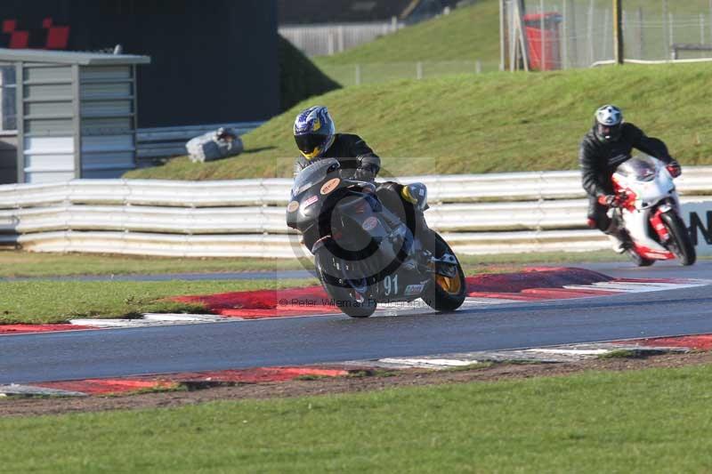Motorcycle action photographs;Trackday digital images;event digital images;eventdigitalimages;no limits trackday;peter wileman photography;snetterton;snetterton circuit norfolk;snetterton photographs;trackday;trackday photos