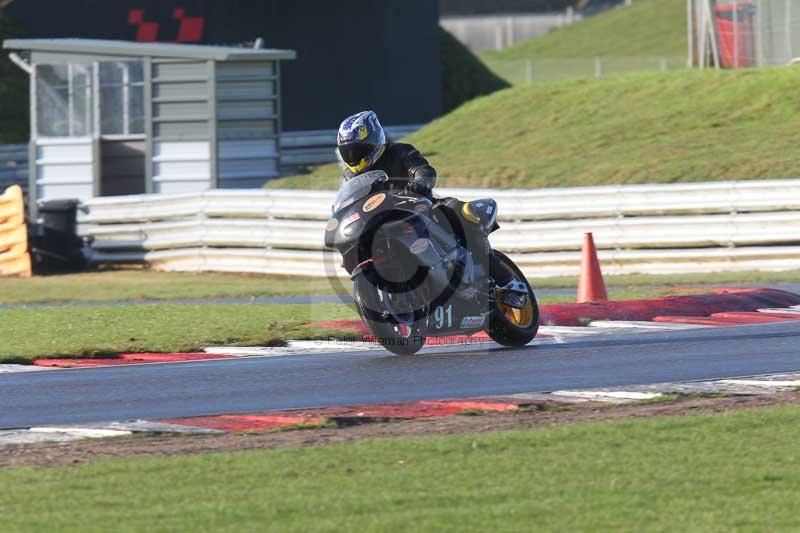 Motorcycle action photographs;Trackday digital images;event digital images;eventdigitalimages;no limits trackday;peter wileman photography;snetterton;snetterton circuit norfolk;snetterton photographs;trackday;trackday photos