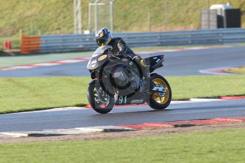 Motorcycle action photographs;Trackday digital images;event digital images;eventdigitalimages;no limits trackday;peter wileman photography;snetterton;snetterton circuit norfolk;snetterton photographs;trackday;trackday photos