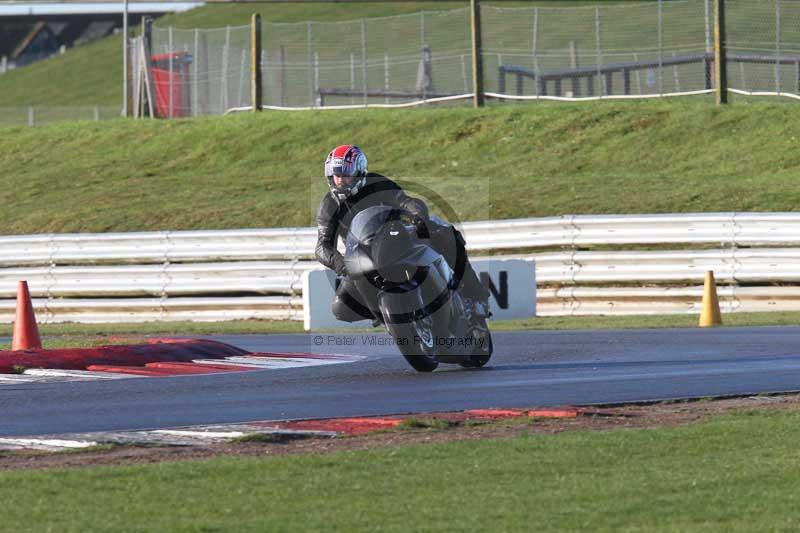 Motorcycle action photographs;Trackday digital images;event digital images;eventdigitalimages;no limits trackday;peter wileman photography;snetterton;snetterton circuit norfolk;snetterton photographs;trackday;trackday photos