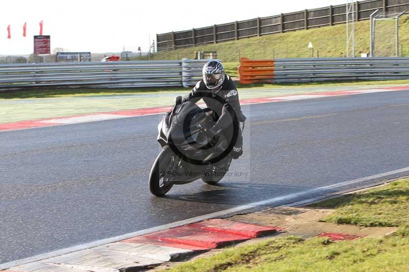 Motorcycle action photographs;Trackday digital images;event digital images;eventdigitalimages;no limits trackday;peter wileman photography;snetterton;snetterton circuit norfolk;snetterton photographs;trackday;trackday photos