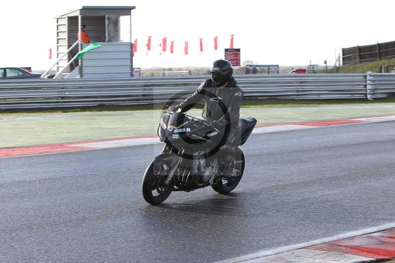Motorcycle action photographs;Trackday digital images;event digital images;eventdigitalimages;no limits trackday;peter wileman photography;snetterton;snetterton circuit norfolk;snetterton photographs;trackday;trackday photos
