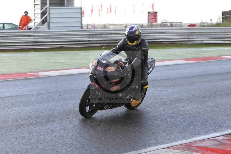 Motorcycle action photographs;Trackday digital images;event digital images;eventdigitalimages;no limits trackday;peter wileman photography;snetterton;snetterton circuit norfolk;snetterton photographs;trackday;trackday photos