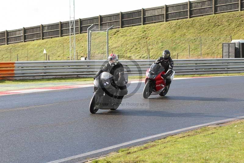 Motorcycle action photographs;Trackday digital images;event digital images;eventdigitalimages;no limits trackday;peter wileman photography;snetterton;snetterton circuit norfolk;snetterton photographs;trackday;trackday photos