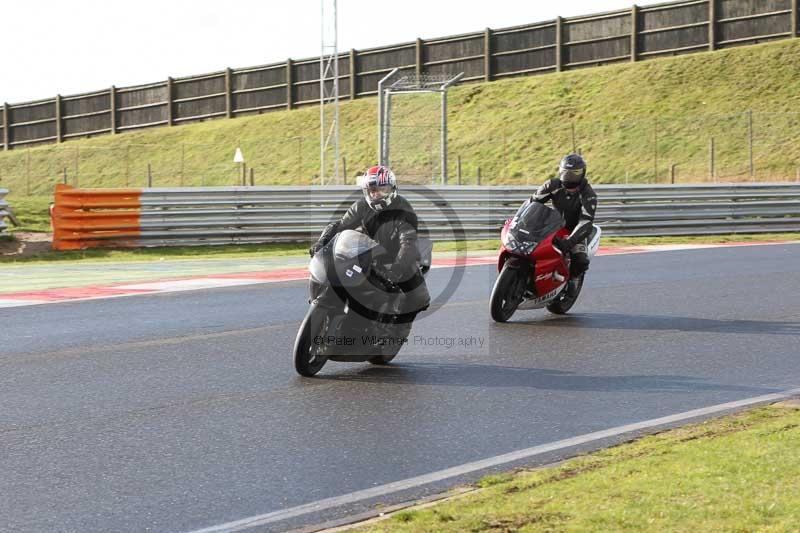 Motorcycle action photographs;Trackday digital images;event digital images;eventdigitalimages;no limits trackday;peter wileman photography;snetterton;snetterton circuit norfolk;snetterton photographs;trackday;trackday photos