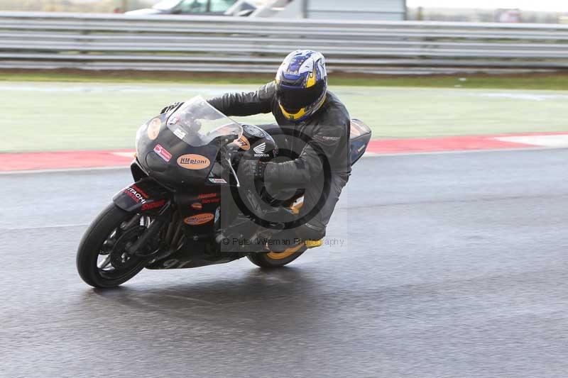 Motorcycle action photographs;Trackday digital images;event digital images;eventdigitalimages;no limits trackday;peter wileman photography;snetterton;snetterton circuit norfolk;snetterton photographs;trackday;trackday photos