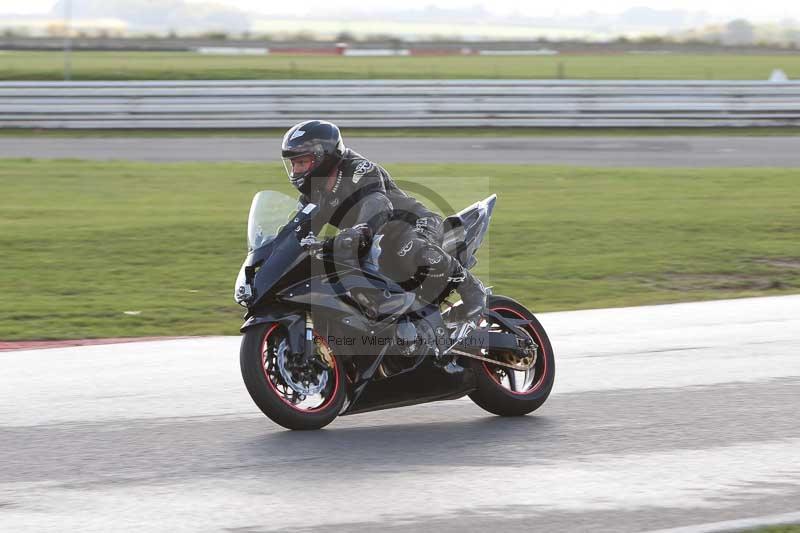 Motorcycle action photographs;Trackday digital images;event digital images;eventdigitalimages;no limits trackday;peter wileman photography;snetterton;snetterton circuit norfolk;snetterton photographs;trackday;trackday photos