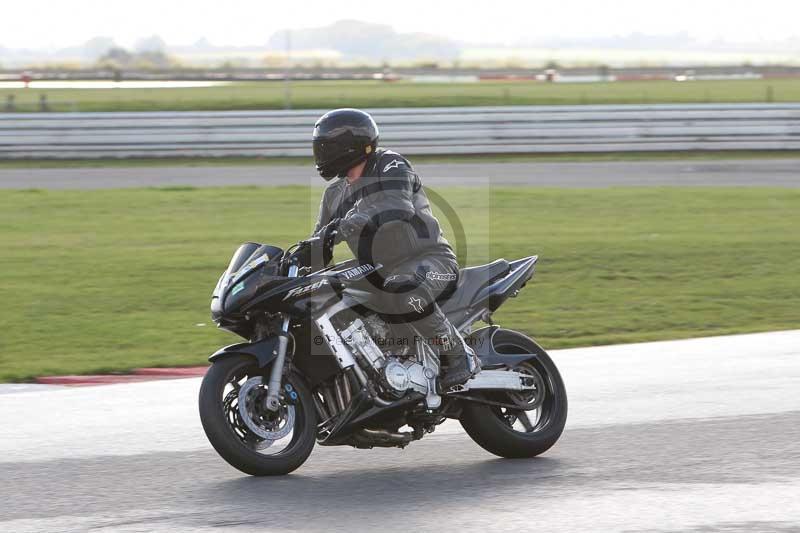 Motorcycle action photographs;Trackday digital images;event digital images;eventdigitalimages;no limits trackday;peter wileman photography;snetterton;snetterton circuit norfolk;snetterton photographs;trackday;trackday photos