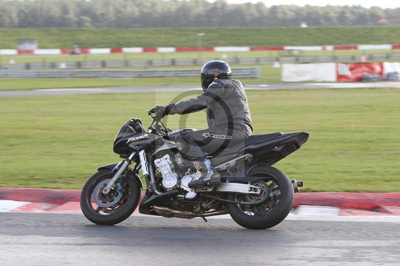 Motorcycle action photographs;Trackday digital images;event digital images;eventdigitalimages;no limits trackday;peter wileman photography;snetterton;snetterton circuit norfolk;snetterton photographs;trackday;trackday photos